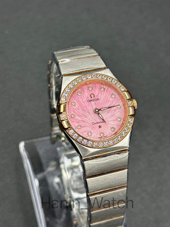 ساعت مچی امگا کانسلیشن صفحه صورتی بند استیل دورنگین