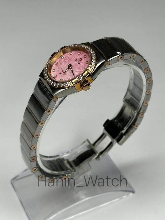 ساعت مچی امگا کانسلیشن صفحه صورتی بند استیل دورنگین